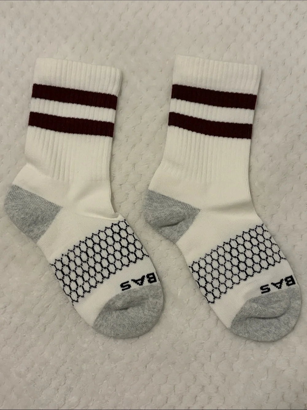 NWOT Bombas Vintage Stripes Half Calf Socks - White With Burgundy Stripes-Small